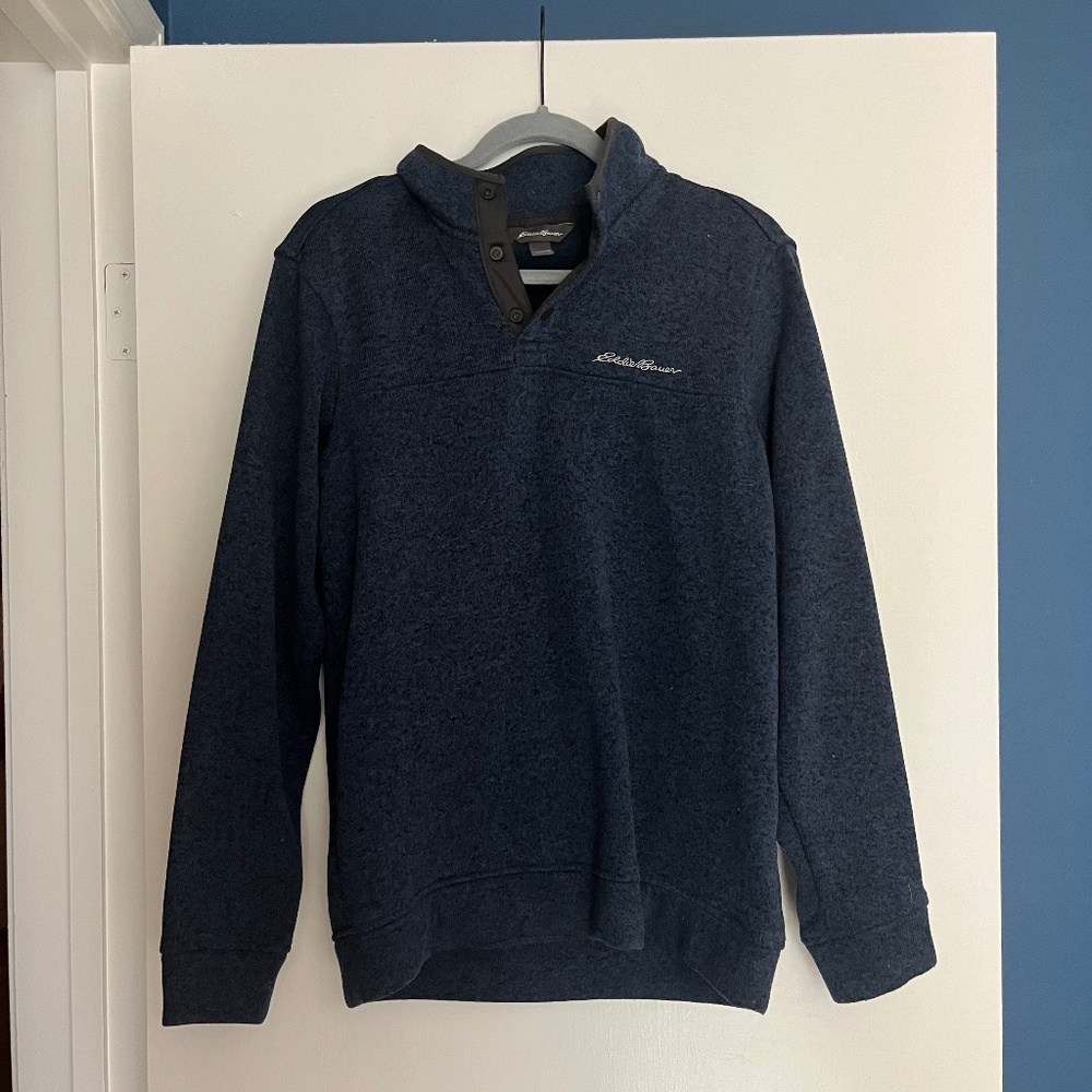 Navy blue Eddie Bauer pullover men’s medium